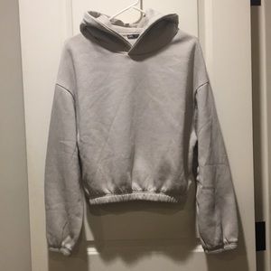 Like New! Zara Boxy Crop Pullover Hoodie Sweatshirt Long Sleeves Elastic size L